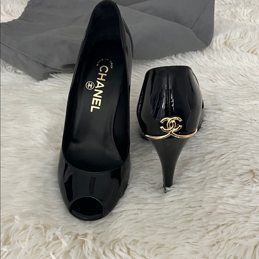 CHANEL Glossy Black Peep Toe Heels